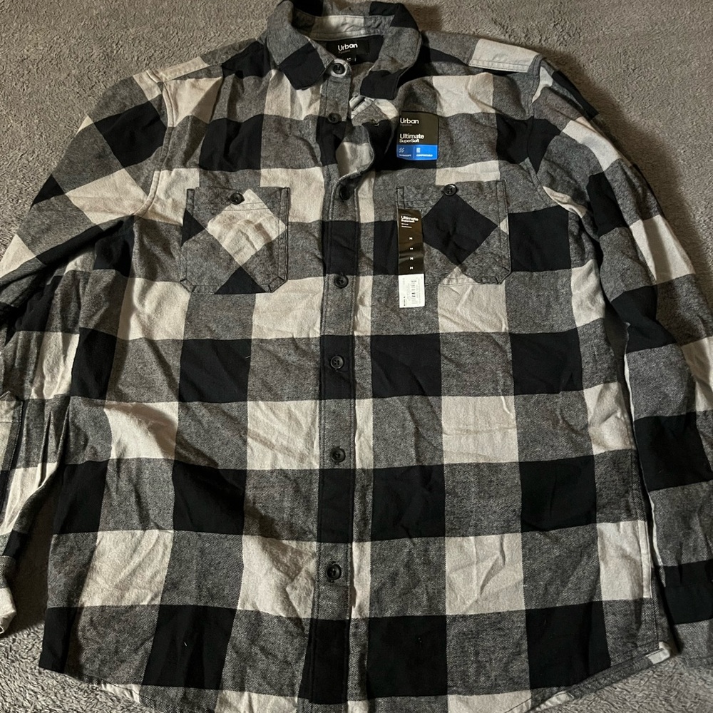 Urban Pipeline flannel/button up shirt - Size M